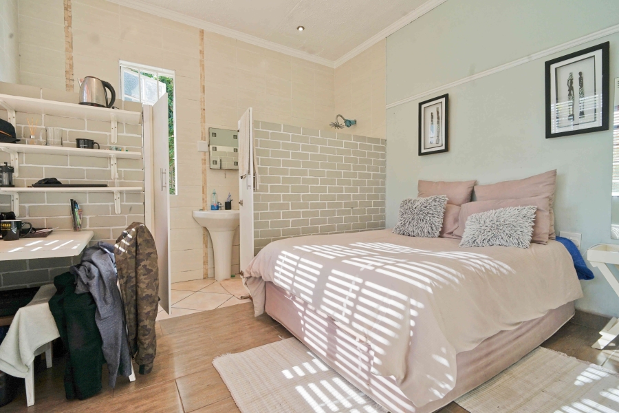 5 Bedroom Property for Sale in Vincent Eastern Cape
